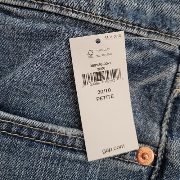 Gap Mid Rise Relaxed Distress Denim Bermuda Short - Picture 4 of 4